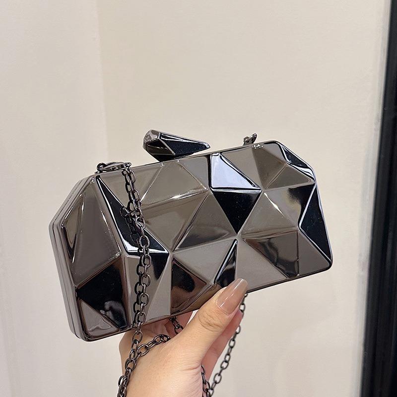 2024 New Fashion Diamond Iron Box Evening Bag