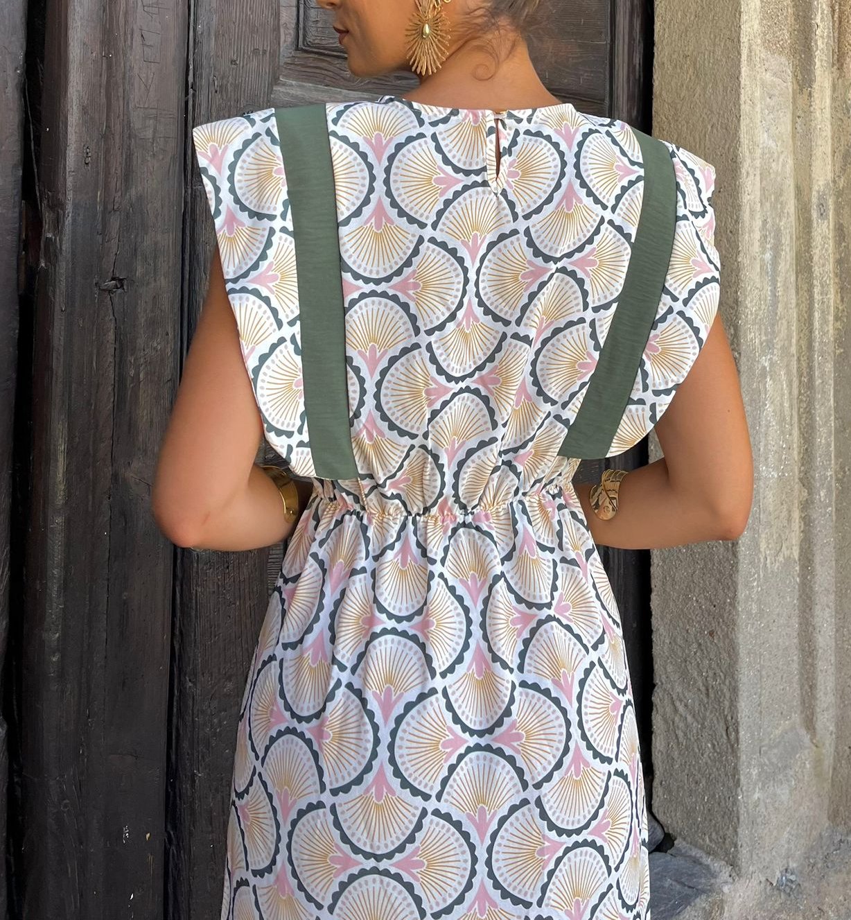 Elasticated Waist And Ruffled Shoulders Midi Dress