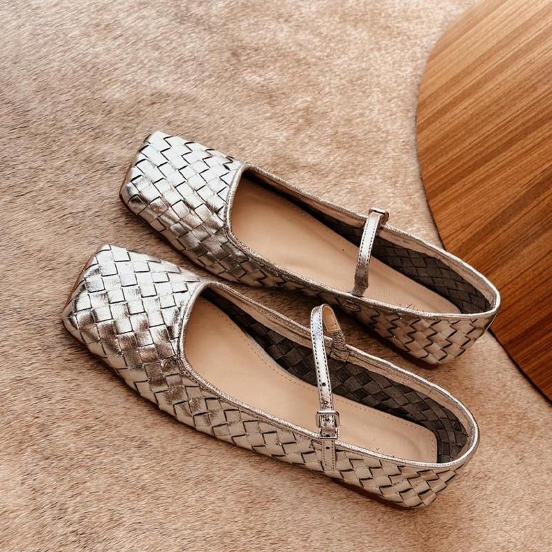 Woven Square-toe Shallow-mouth Flat Buckle Shoes